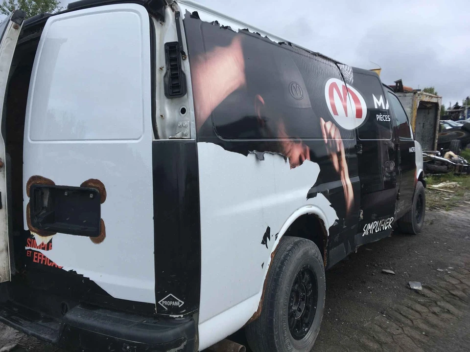 Used Speedometer Gauge fits: 2017 Gmc Savana 2500 van cluster KPH ID 84294386 Gr Foto 4 de 4