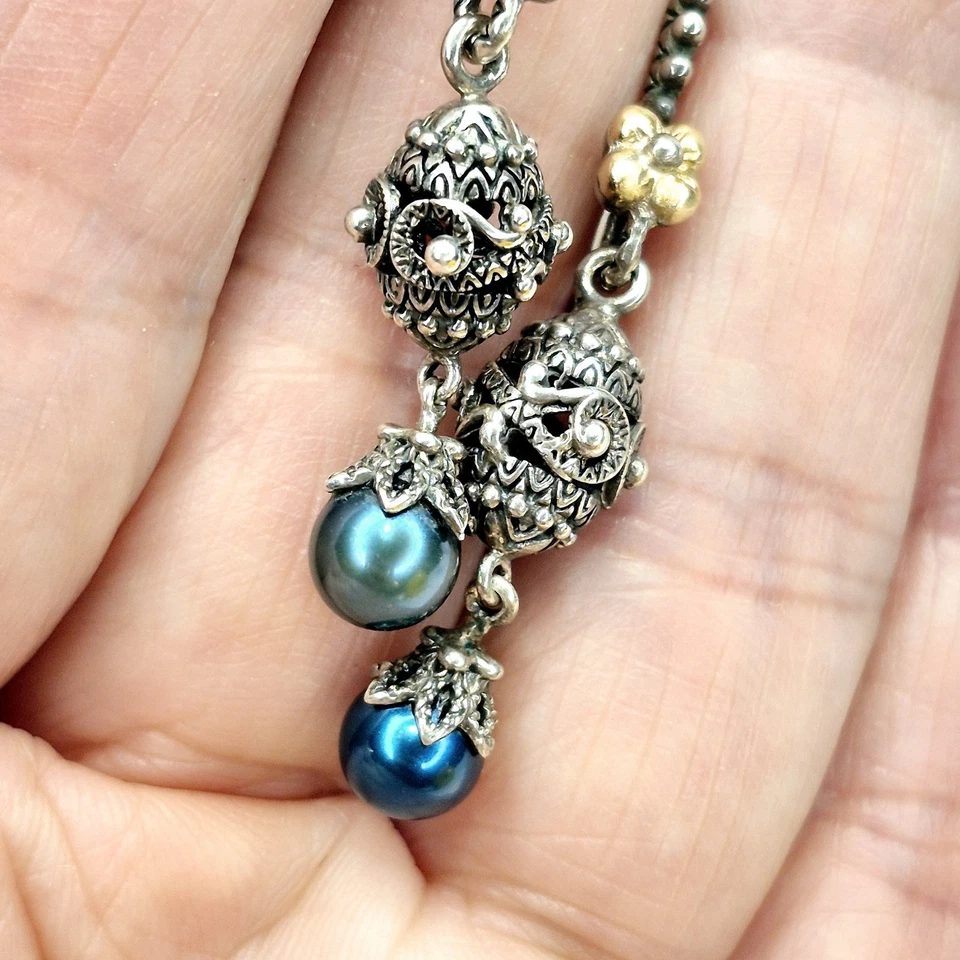 Pendientes colgantes Barbara Bixby de plata de ley y oro de 18 k cuentas caladas perlas azules Foto 3 de 4