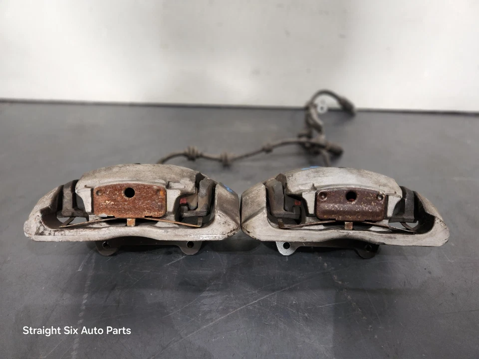 ✅ 07-13 OEM BMW E90 E92 E93 335 JUEGO DE PINZAS DE FRENO DELANTERO CONDUCTOR PASAJERO 79k Foto 3 de 4