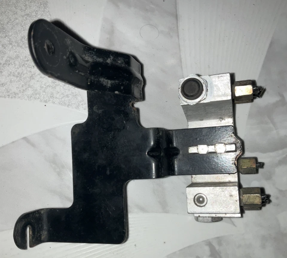 2002 Jeep Liberty Disc Brake Proportioning Valve OEM 52128384AC - Image 2 of 3