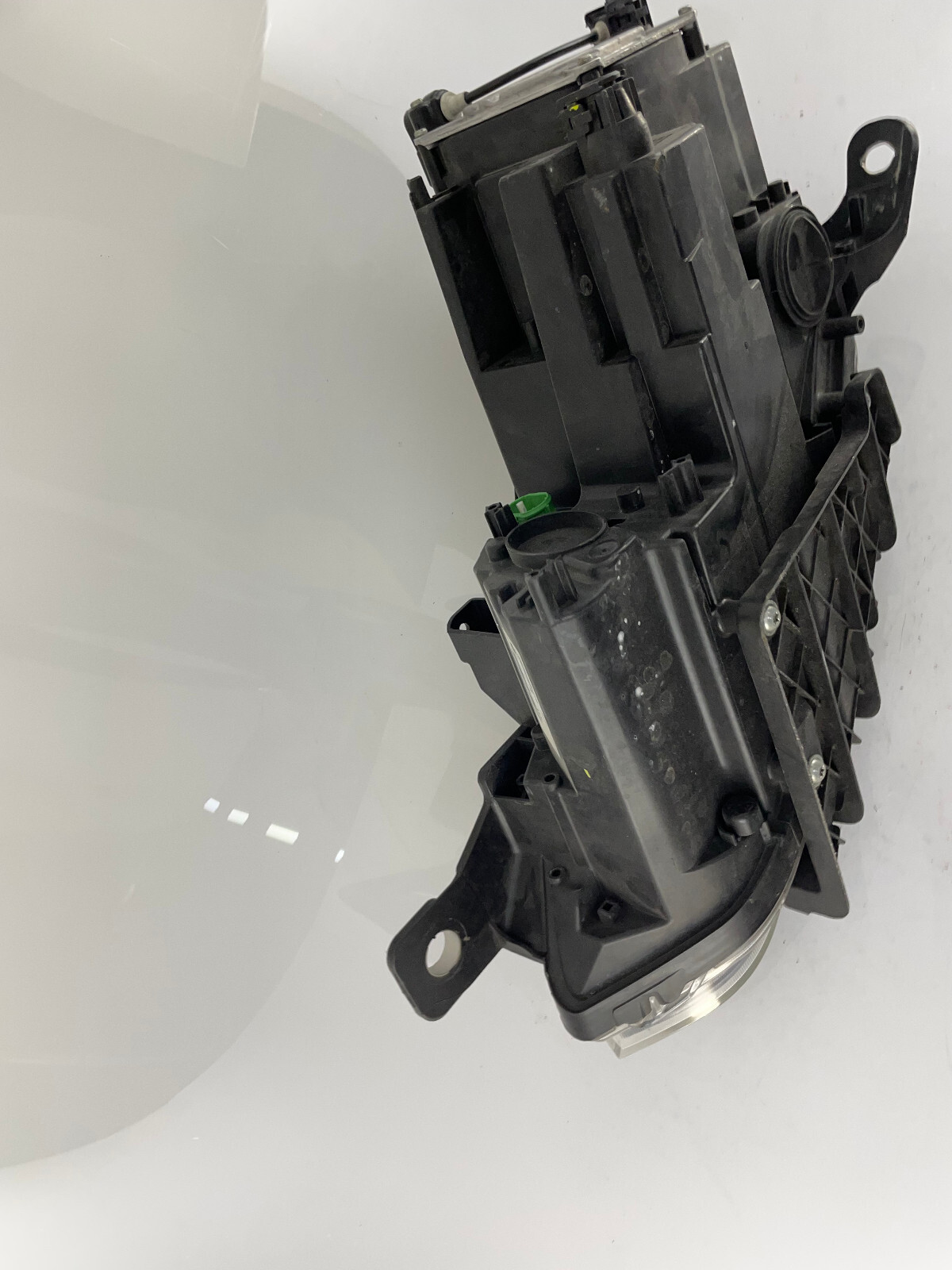 OEM | 2014 -- 2019 Maserati Ghibli HID Xenon LED Headlight (Right/Passenger)