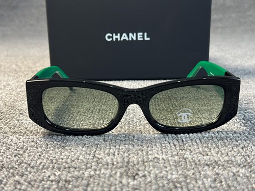 Chanel Black & Green Sunglasses – Classic Rectangular Frame - Picture 2 of 10