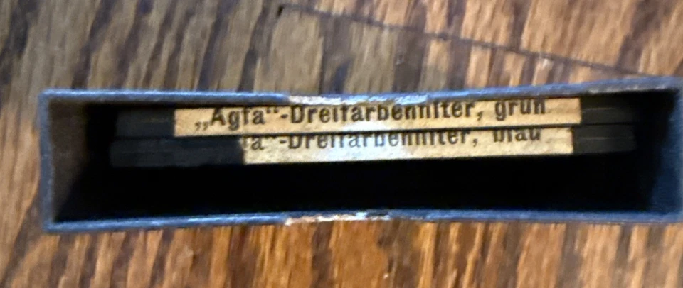 AGFA 60MM SQUARE GREEN AND BLUE FILTERS, IN WORN BOX ANTIQUE 1920s - Image 3 of 4