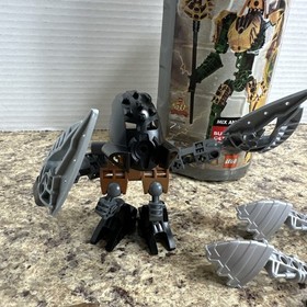 2005 LEGO BIONICLE Toa Iruini 8762 with different figure inside than original