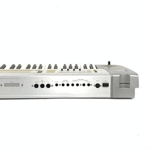 KORG TRITON Le 61-Key Music Workstation Keyboard Synthesizer - Picture 4 of 4