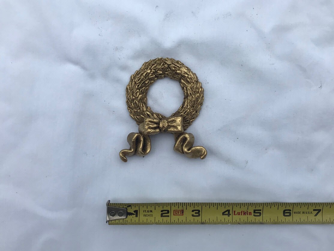 Roman Greek laurel wreath crown decoration helmet breastplate