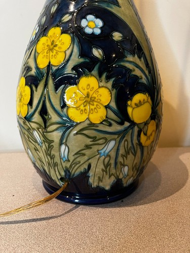 Vintage MOORCROFT POTTERY "BUTTERCUP" ceramic lamp blue with flowers rare! - Picture 2 of 17