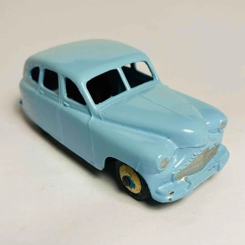 Dinky Toys #153 Standard  Vanguard Saloon - Re-Paint Vintage (ref49)