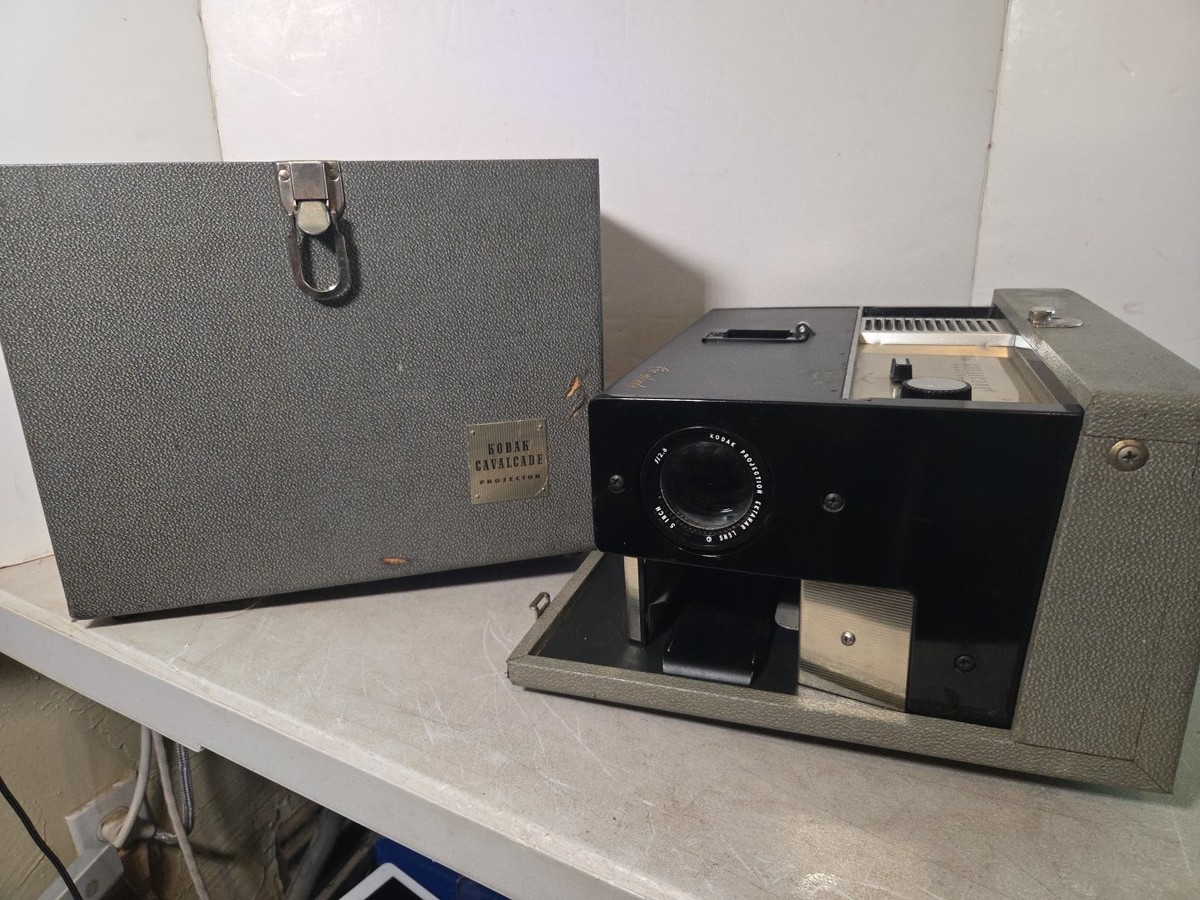 Vintage Kodak Cavalcade 500 35mm Slide Projector Tested W/ Power