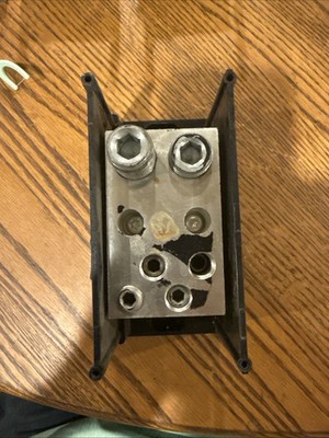 Burndy BDB245001 Power Distribution Block