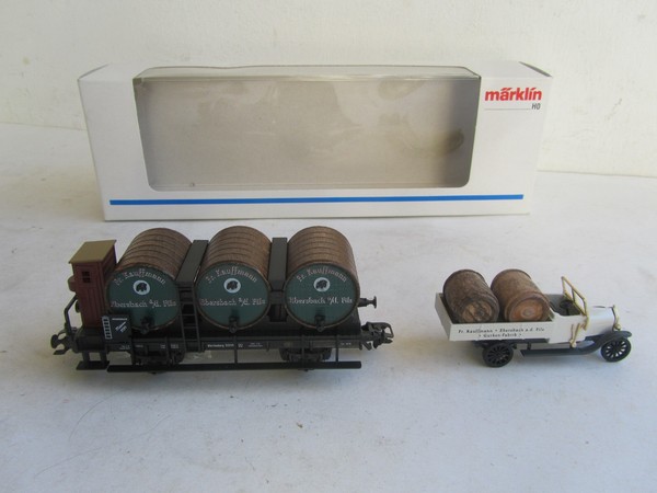 Märklin Museumswagen 1997 - Spur H0 - GüTerwagen Mit Bhs + Oldtimer-Lkw In OVP-image