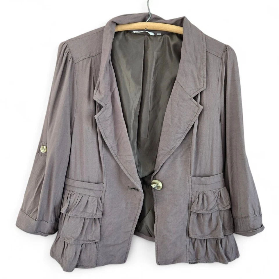 Chaqueta Blazer Ambition Mujer Grande Marrón Con Volantes Mangas con Pestaña Enrollable Foto 2 de 4