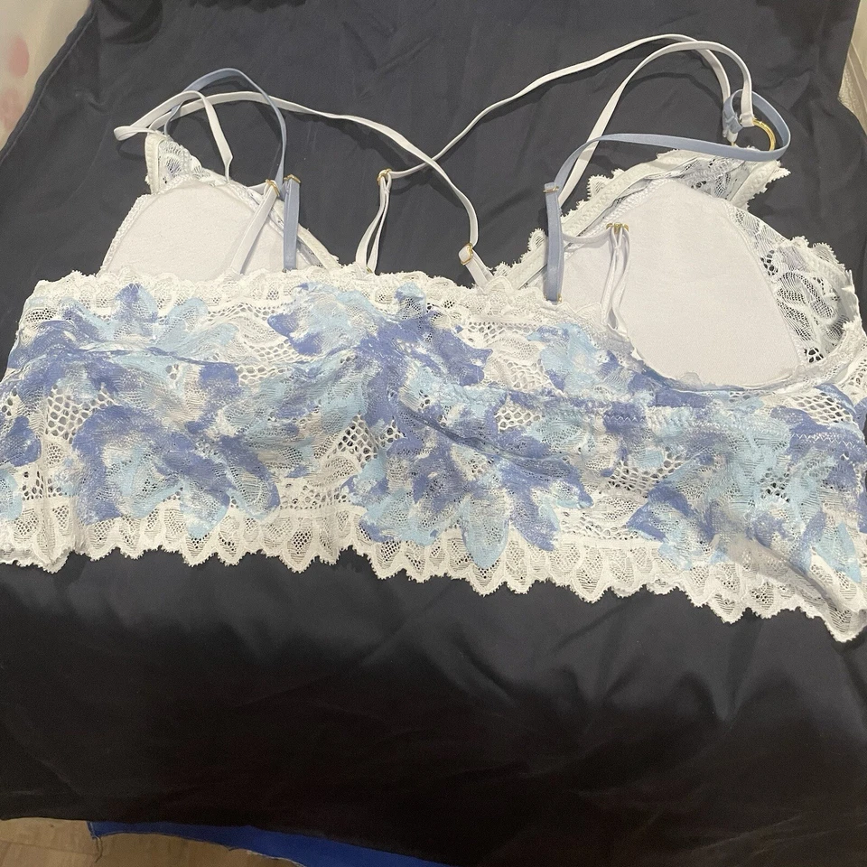 Beautiful Blue N White Lace Bra With Gold Accents W 6 Ribbon Straps- 3 On Each - Image 2 of 4