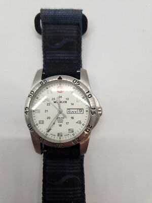 Wenger Men's Quartz Stainless Steel watch 096.0935 (Battery Wenger Men's Quartz Stainless Steel watch 096.0935 (Battery