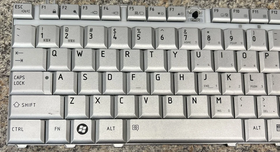 TECLADO PORTÁTIL TOSHIBA SATELLITE A200 A205 A215 TECLAS DE REPUESTO TECLAS Foto 3 de 4