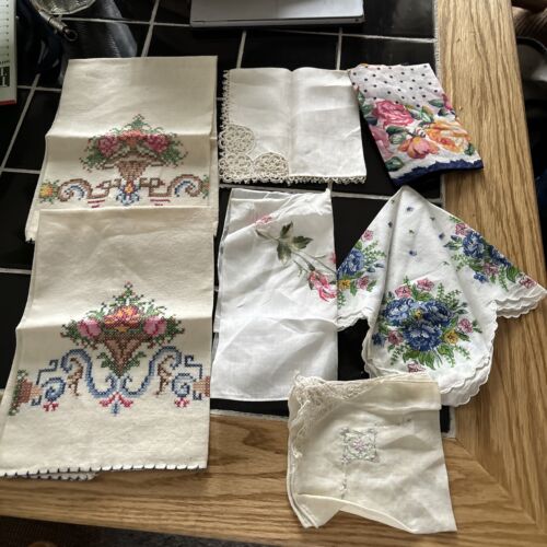 Vintage floral Ladies handkerchiefs lot Two Linen Kitchen Towels - Afbeelding 1 van 8