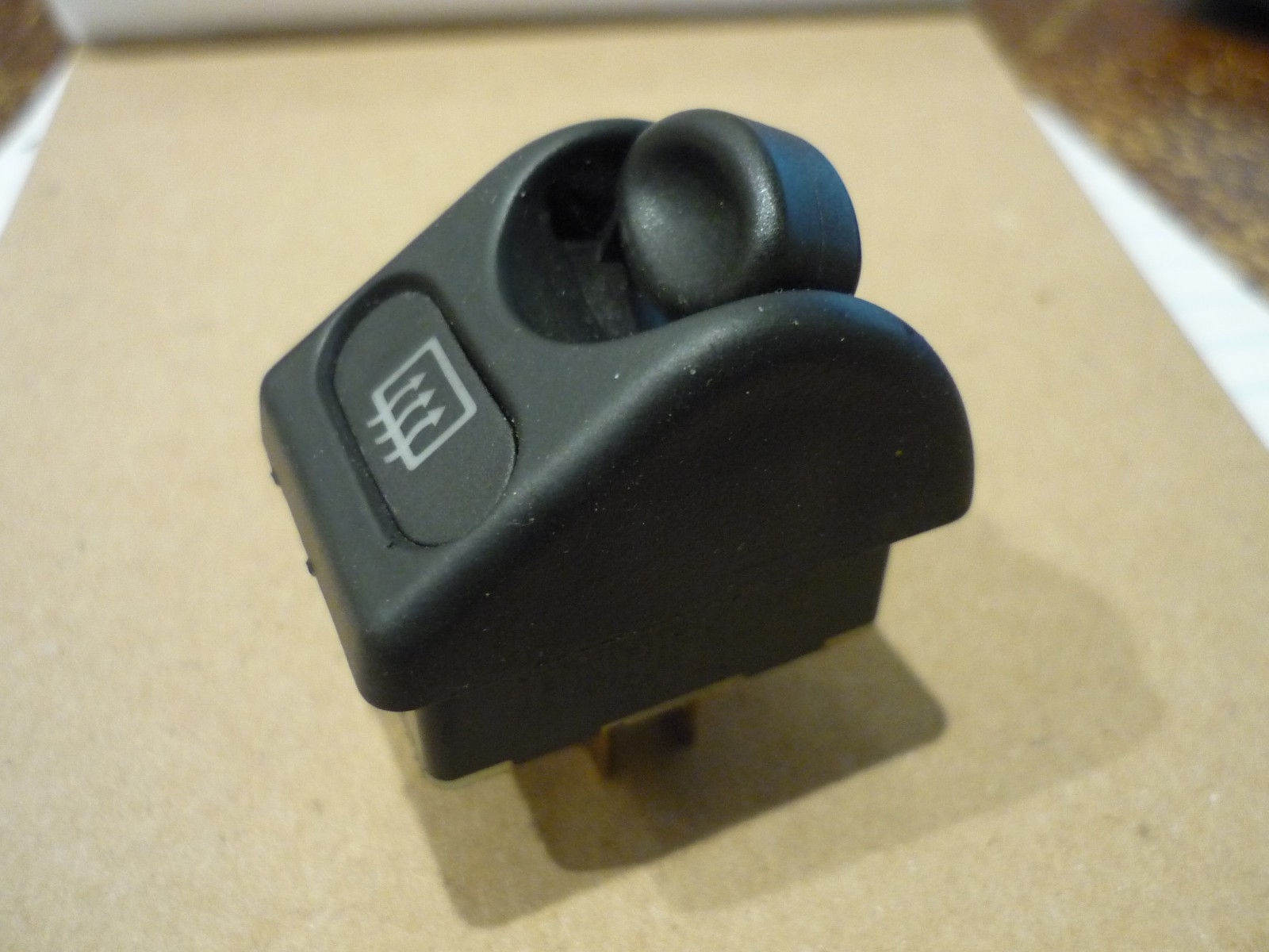 Ferrari 360 Modena,430 Coupe, 575 - Rear Window Defrost Switch - P/N 180734