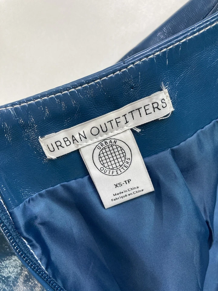 Minifalda Urban Outfitters de cuero sintético para mujer XS azul Foto 3 de 4