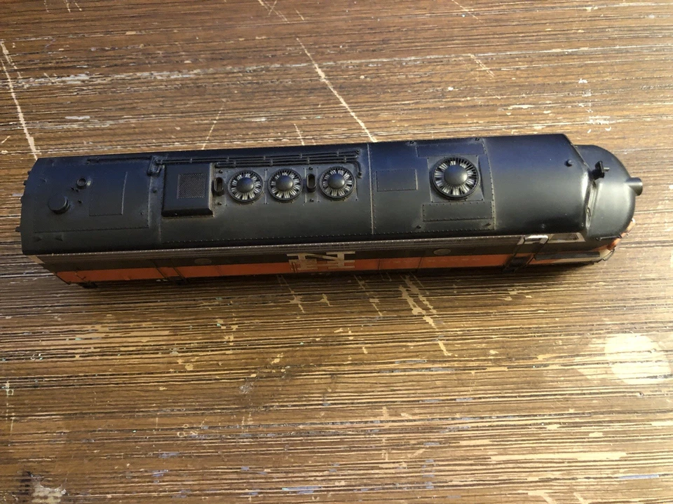 Rapido Ho Scale FL9 Diesel Train  - Image 4 of 4