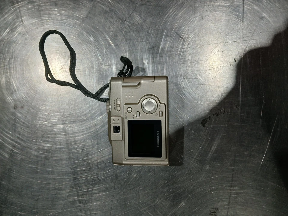 Panasonic Lumix DMC‑LC43 4.0MP Digital Camera Good Condition UNTESTED - Image 2 of 3