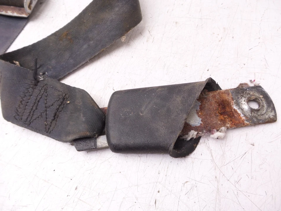 74-81 Camaro Firebird Juego de cinturones de seguridad receptores retractores negros GM Foto 4 de 4