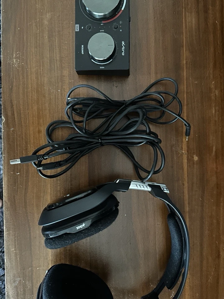 Astro A40 TR + MixAmp Pro Gaming Headset - Schwarz (939-001659) - Bild 2 von 4