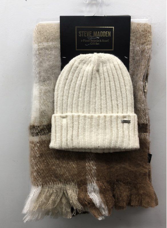 Steve Madden Women's Neutral Plaid 2-Piece Beanie and Scarf Gift Set NWT OS