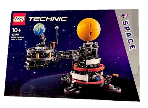 Lego Technic Space Set, Plane Earth and  Moon in Orbit New In Sealed Box