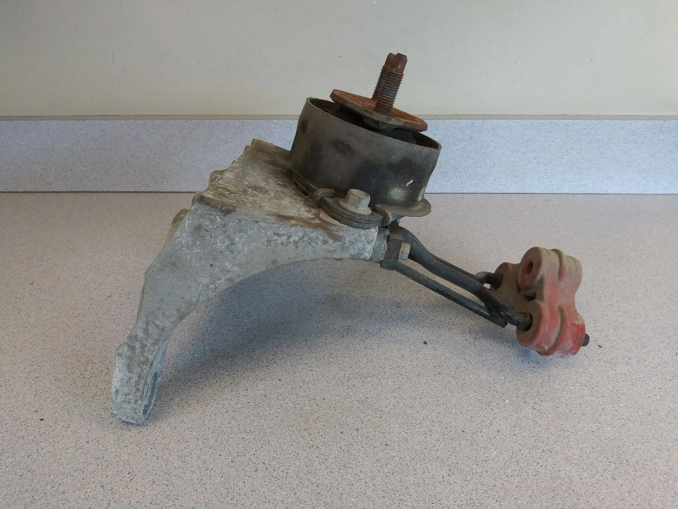 2021 Ford Transit350 OEM Transimssion Mount W/Bracket Fits 20-23 - Image 3 of 4