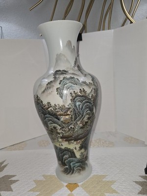 Asian  Art Forums Detail List Good Condition  Vase