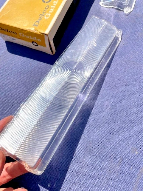 Buick Invicta LeSabre Electra 225 1962 NOS par de lentes de lámpara de luz de estacionamiento Foto 3 de 4