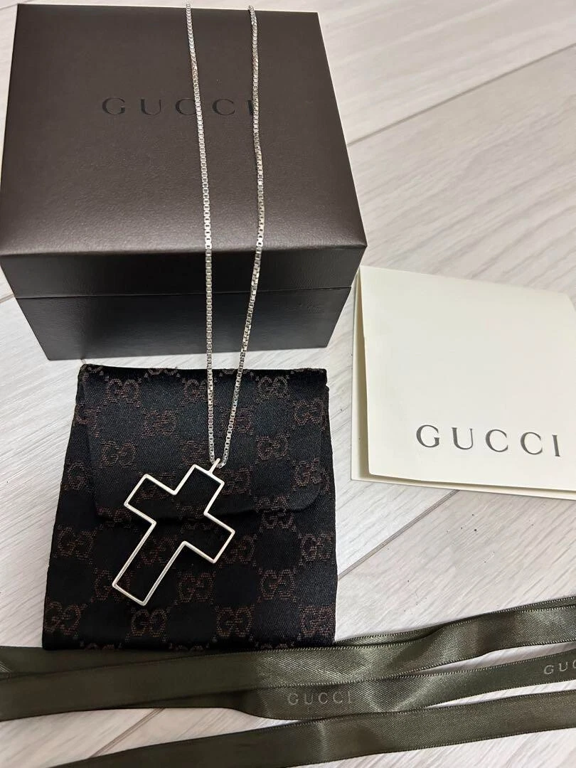 Collana con ciondolo croce Gucci catena lunga ciondolo argento 925 accessorio con scatola
