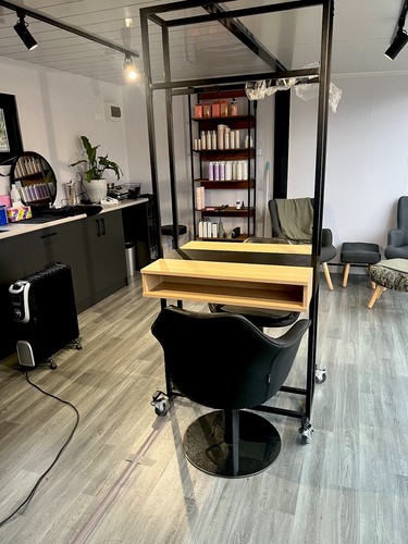 Tiny Home Studio Was Used For Hair Salon, Home Office, Spare Room - Picture 7 of 7