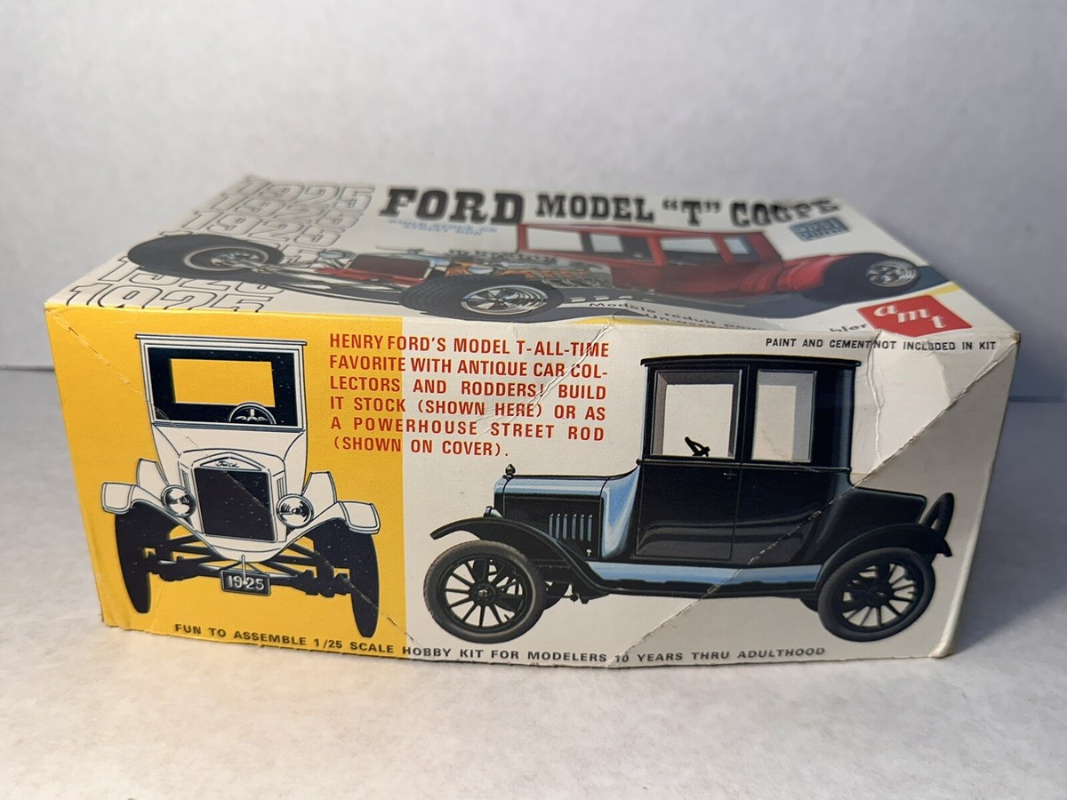 70s Issue AMT T128 1925 Ford Tall Coupe 1/25 Model Car