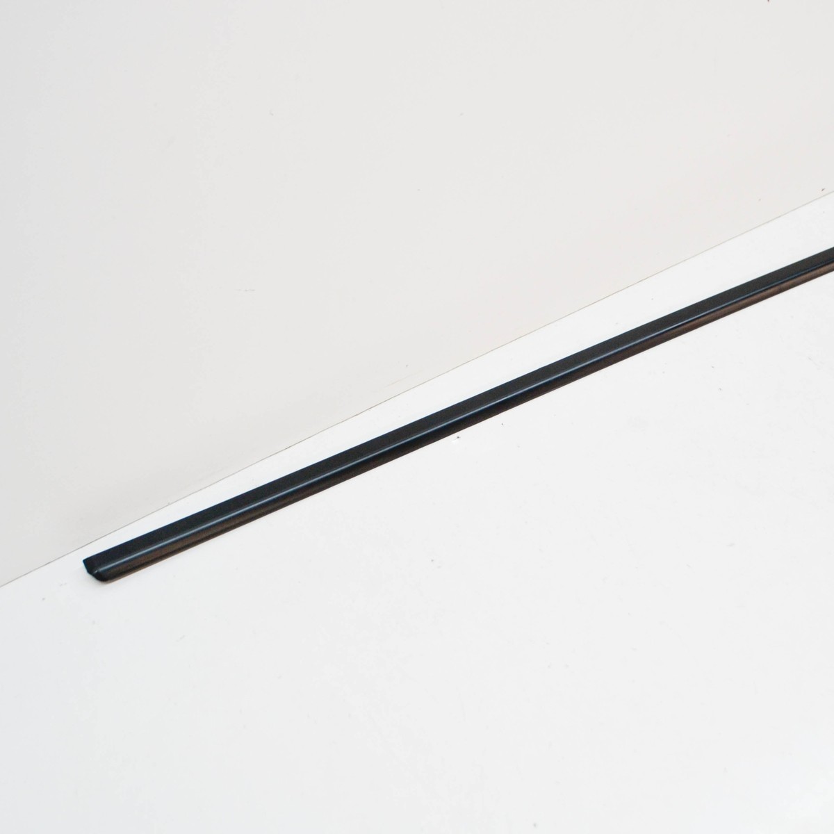VW TOUAREG 7L FRONT RIGHT DOOR OUTER SILL TRIM STRIP 7L0853538C9B9