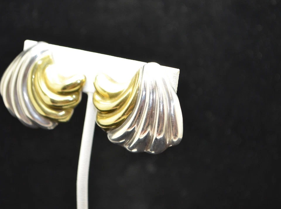 Sterling Silver Gorgeous Gold-Toned Scalloped Clip-On Earrings #FME661 - Image 4 of 4