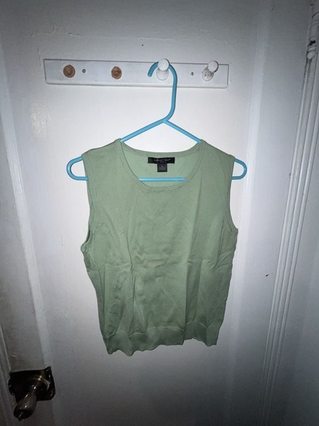 August Silk Knits Tank Top Size M Sage Green Sleeveless Sweater