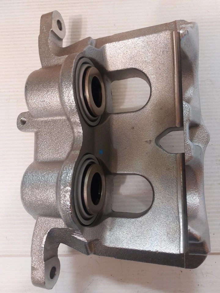 2020-25 Chev GMC Silverado Sierra 2500/ 3500HD Left Rear Caliper, GM 13544897 - Image 2 of 4