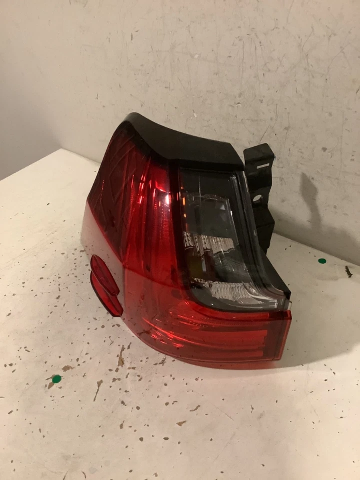 Luz trasera de cuarto izquierdo conductor Lexus LX570 2017-2020 OEM B24L-13814 TL Foto 2 de 4