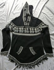 Peruvian Style Hooded Poncho Sweater Llama Alpaca Print Black Gray Large L