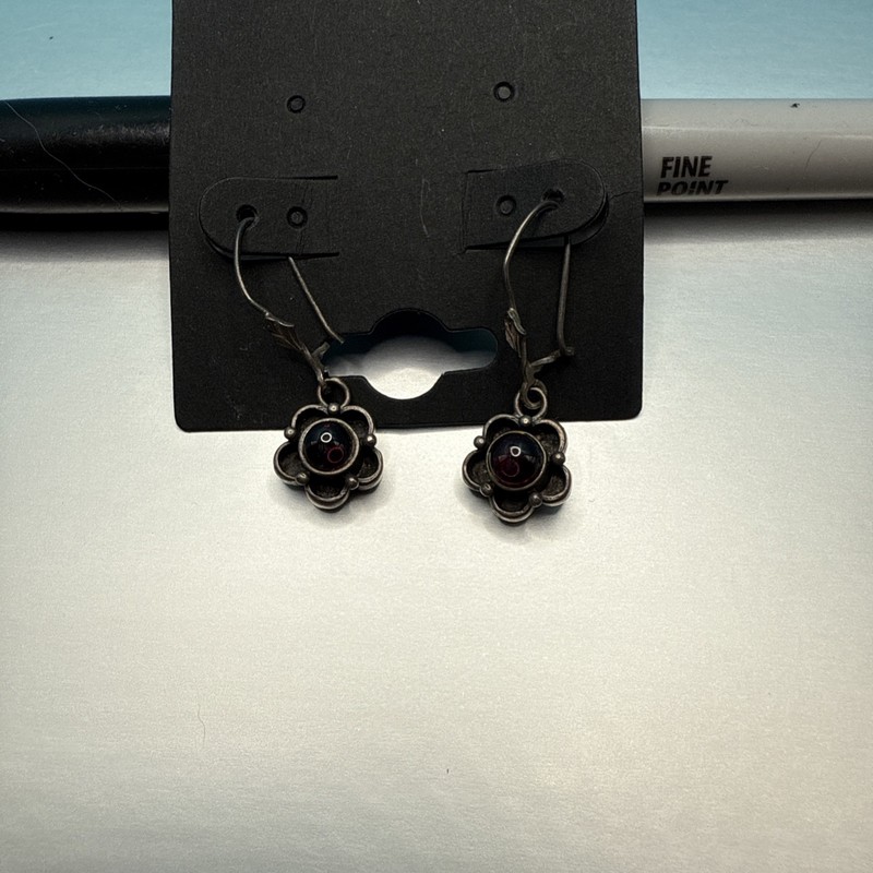 9.25 Silver Flower Earrings With Red Stone