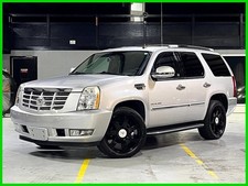 2010 Cadillac Escalade LUXURY AWD - ONLY 24K LOW MILES! - 2 OWNERS - 3RD ROW