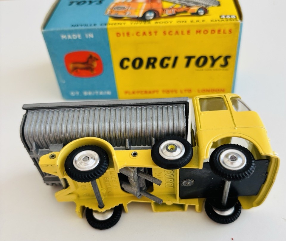 CORGI TOYS 460 NEVILLE CEMENT TIPPER BODY ON ERF CHASSIS BOITE REPRO VIDE