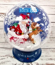 Vintage Y2K Gemmy Tabletop Snow Globe Santa Reindeer North Pole Music Light READ