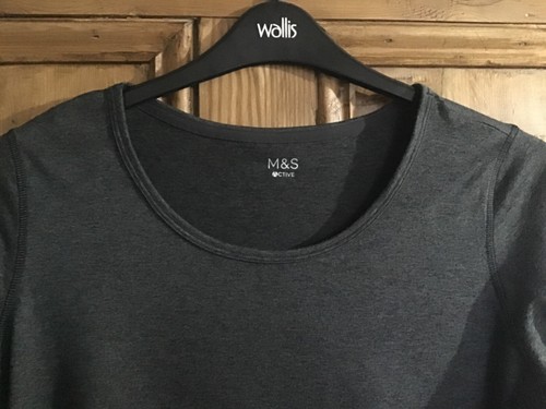 Nuovissimo top da allenamento donna Marks and Spencer Activewear grigio taglia 16 - Foto 2 di 6