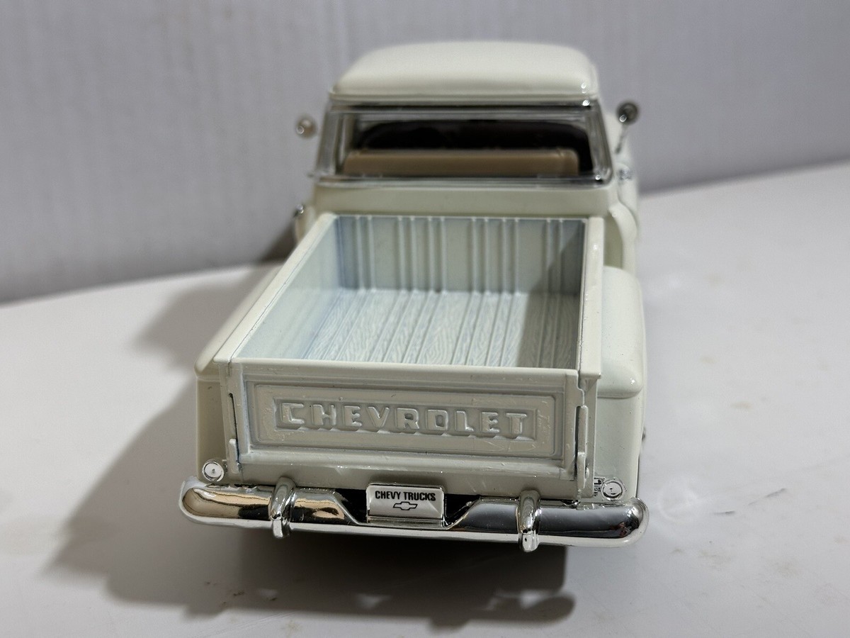 SUNNYSIDE 1955 CHEVY 3100 STEPSIDE PICKUP TRUCK WHITE 1:24 DIECAS