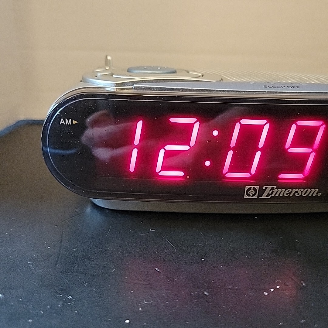 Emerson Digital Clock Radio CK5029 AM/FM Battery Backup Alarm Used Good