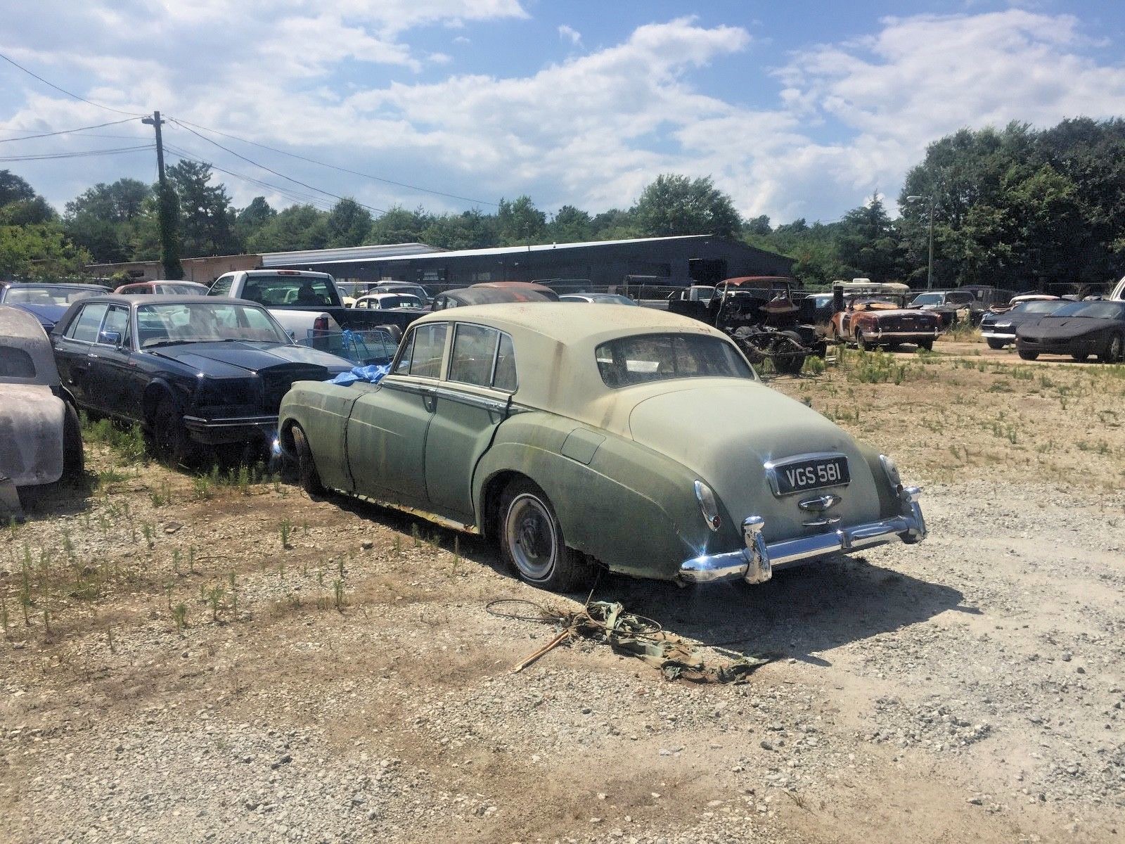 ROLLS ROYCE CLOUD 55-62 BENTLEY LIGHT HOUSING. THE WORLDS LARGEST USED INVENTORY