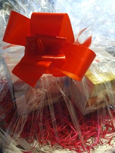 Yankee Candle Gift Set Wickerhamper For Her 24 Candles Pink Vanilla Birthday Ebay