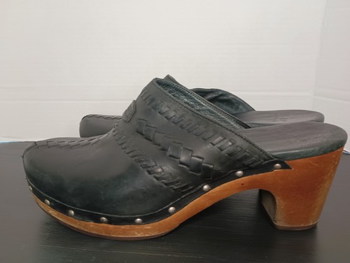 Zoccoli grossi UGG Vivica tacco a blocco donna 9 neri borchie legno Y2K Boho - Foto 3 di 14